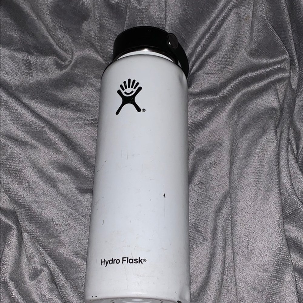 USED 40 oz Hydroflask